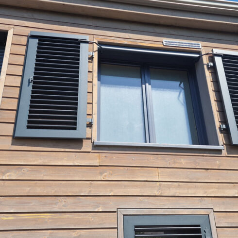 Volets coulissants en aluminium gris anthracite Avallon