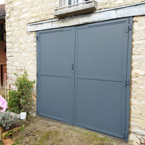 Porte de garage sur mesure en aluminium