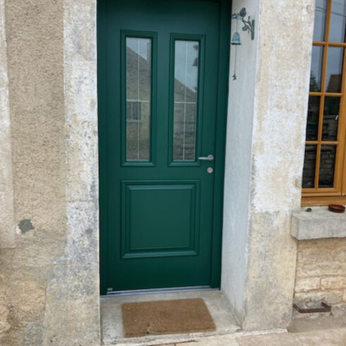 Installation de porte d'entrée dans l'Yonne