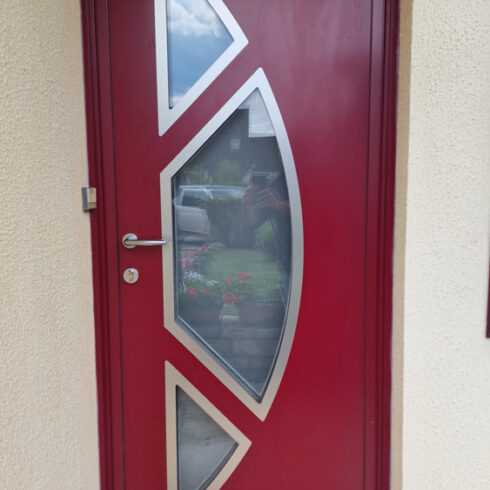 Pose de porte d'entrée sur mesure Avallon