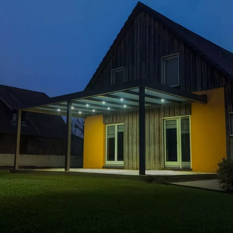 Pergola en aluminium installé avec leds intégrés à Avallon