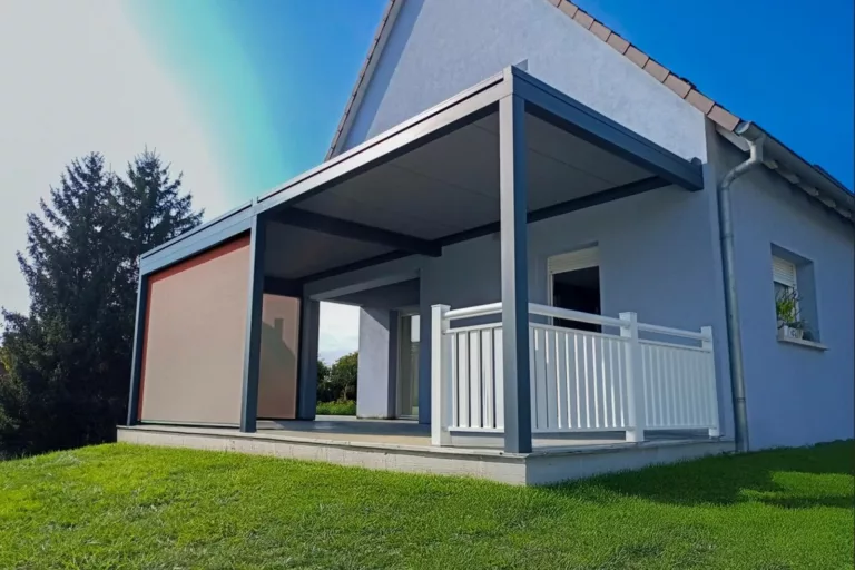 Pergola aluminium sur terrasse à Tonnerre Pergola aluminium installée sur une terrasse à Tonnerre, sans entretien
